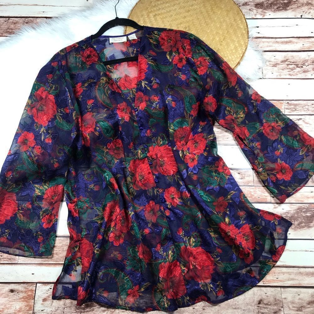 Vintage Victoria’s Secret gold‎ label floral sleep shirt